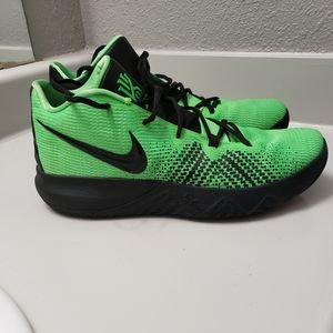 Nike Kyrie Irving Size 12